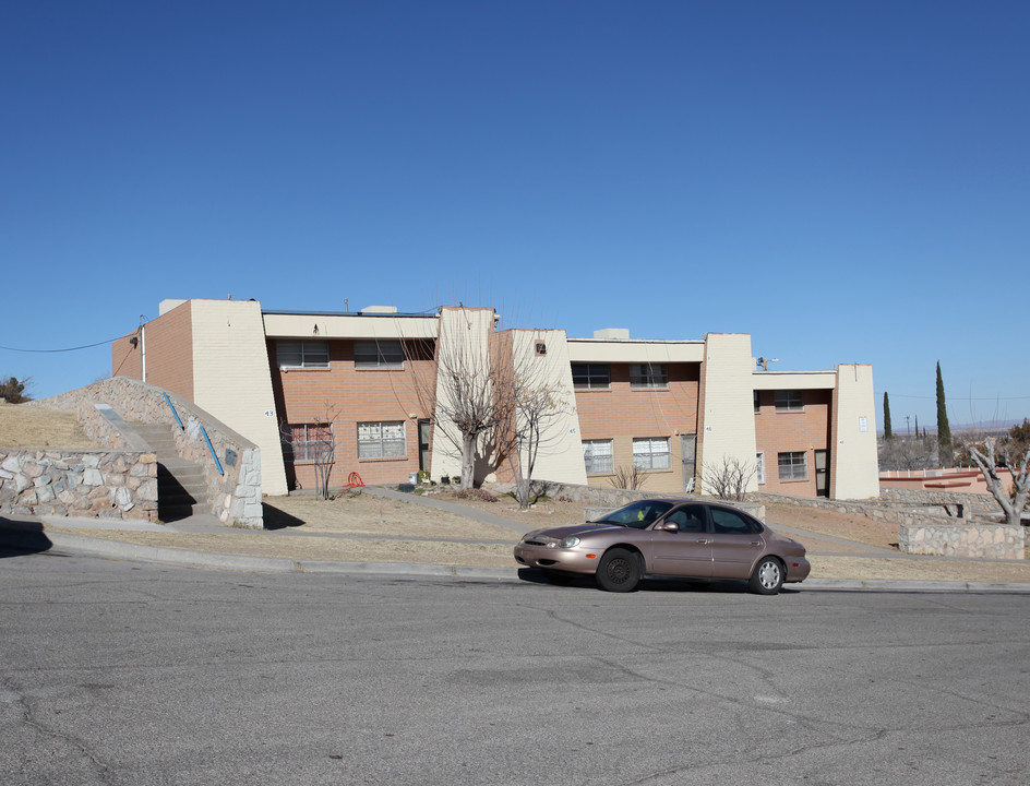 White Apartments in El Paso, TX - Building Photo