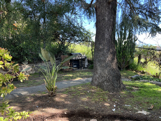 property at 2406 Edgewater Ter