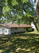 9028 Kephart Ln in Berrien Springs, MI - Building Photo