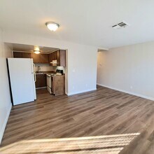 4708 Thunderbolt Ave in Las Vegas, NV - Building Photo - Building Photo