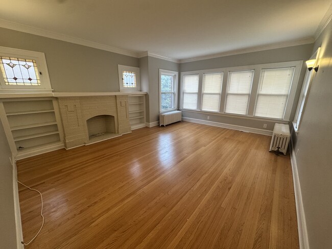 6208 N Artesian Ave in Chicago, IL - Building Photo - Building Photo