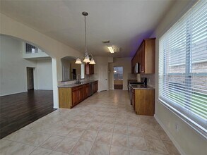 42 Atascadero Dr in Manvel, TX - Building Photo - Building Photo