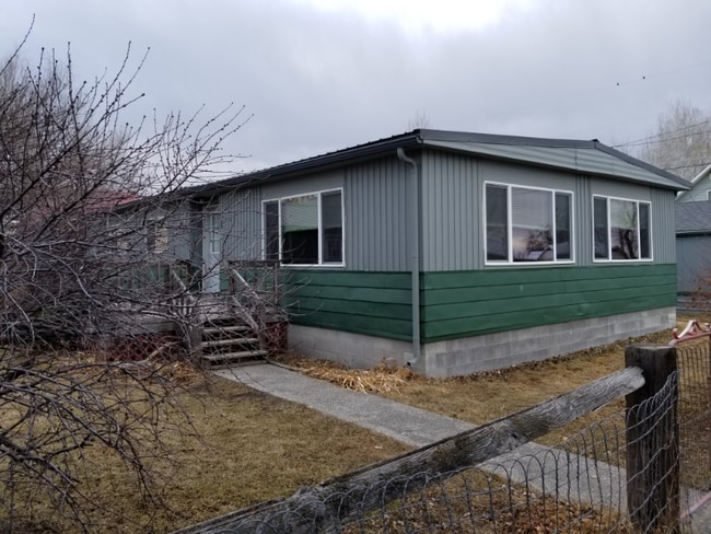 property at 24 E Adams St