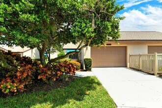 6041 Clubside Dr in Sarasota, FL - Building Photo - Building Photo