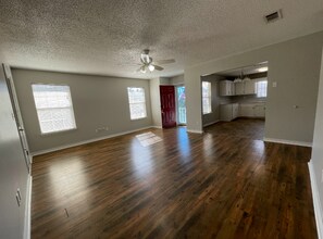447 Apple Dr in Crestview, FL - Building Photo - Building Photo