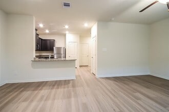 544 Solomon Ln in Brookshire, TX - Building Photo - Building Photo