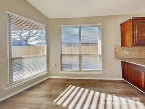 2205 Kaitlyn Dr in Weatherford, TX - Building Photo - Building Photo