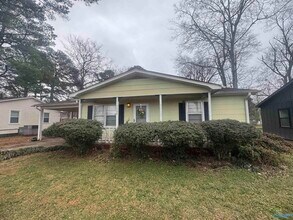 1808 Oakwood Ave NE in Huntsville, AL - Building Photo - Building Photo