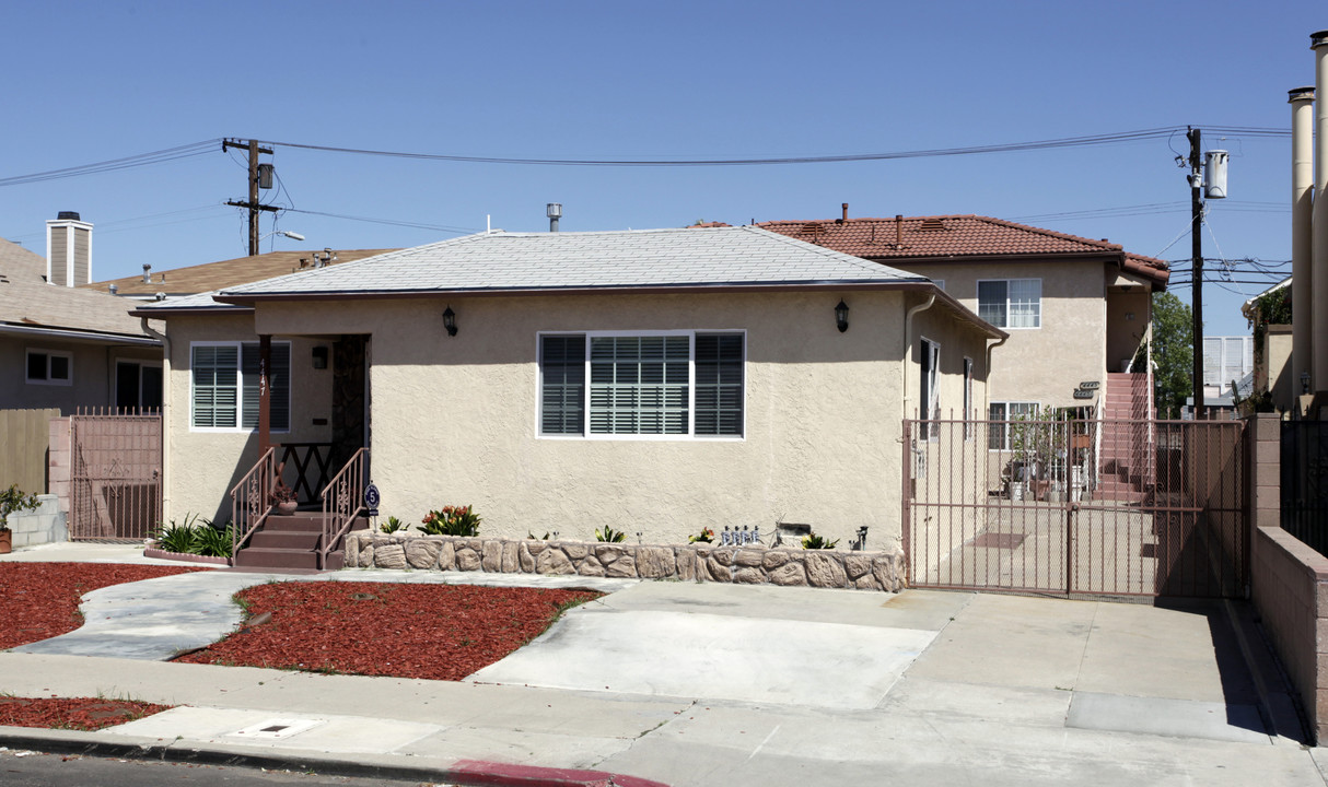 4445-4447 Winona Ave in San Diego, CA - Building Photo