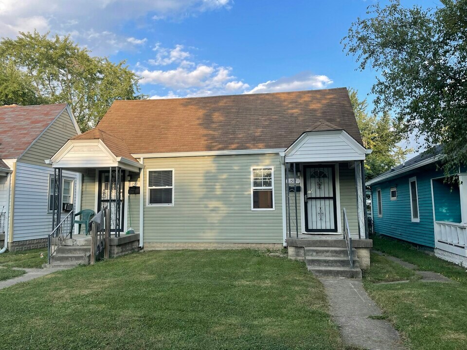 1517 N Chester Ave in Indianapolis, IN - Building Photo