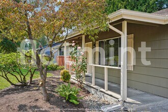 32133 9th Ave S in Federal Way, WA - Building Photo - Building Photo