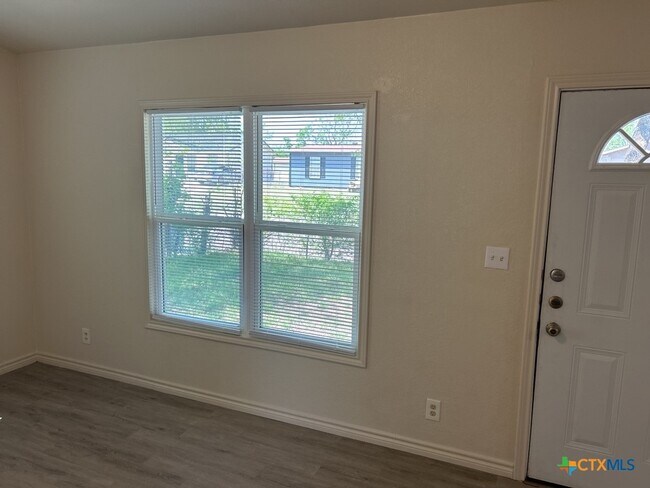 912 Southside Dr in Killeen, TX - Foto de edificio - Building Photo