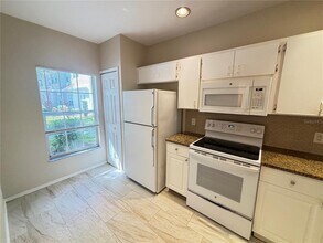 8522 Hunters Key Cir in Tampa, FL - Building Photo - Building Photo