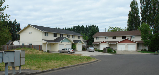 4115-4155 Henry Ct in Eugene, OR - Foto de edificio - Building Photo