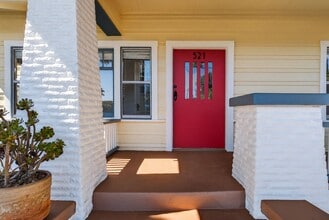 521 Olive Ave in Long Beach, CA - Building Photo - Building Photo