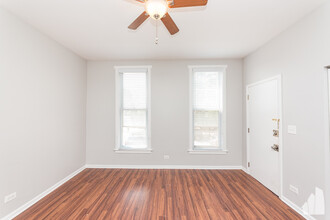 948 W Willow St, Unit GDN in Chicago, IL - Foto de edificio - Building Photo