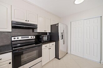 1382 NW 123rd Ave in Pembroke Pines, FL - Building Photo - Building Photo