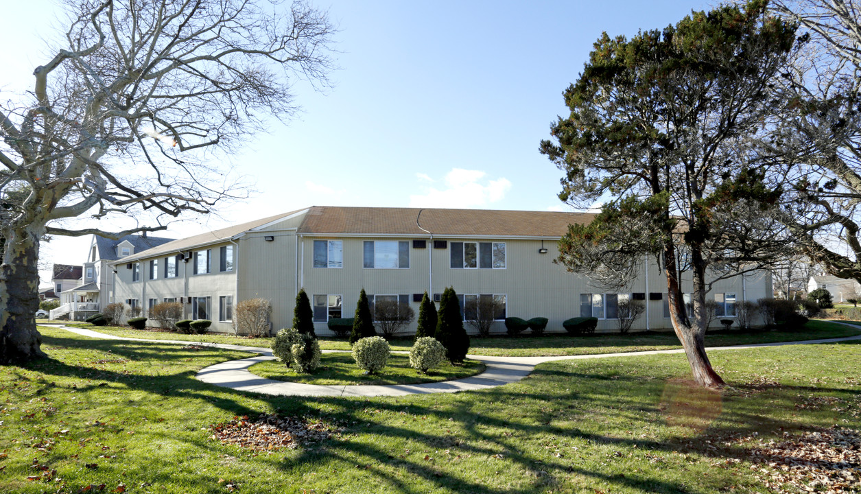 Operation Life in Long Branch, NJ - Foto de edificio