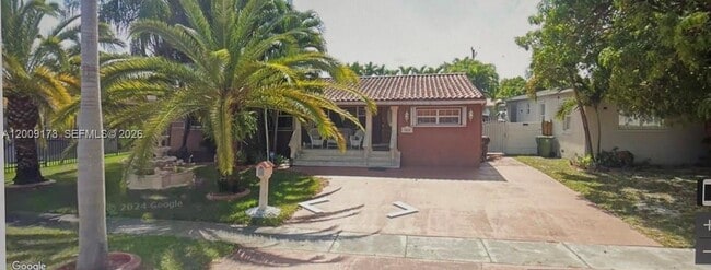 property at 5802 W 2nd Ct