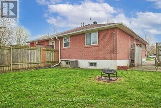 277 Silverbirch Dr in Newmarket, ON - Building Photo - Building Photo