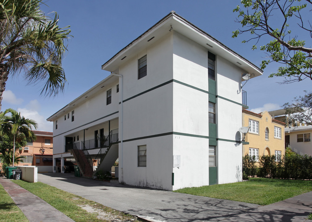 219 Phoenetia Ave in Coral Gables, FL - Building Photo