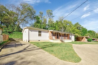 4857 Torbay Dr in Nashville, TN - Building Photo - Building Photo