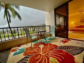 500 Lunalilo Home Rd in Honolulu, HI - Building Photo - Building Photo