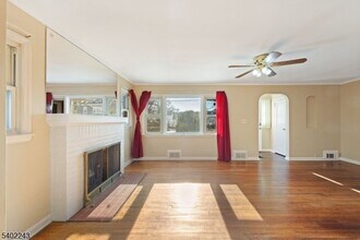 298 Newark Ave in Union, NJ - Foto de edificio - Building Photo