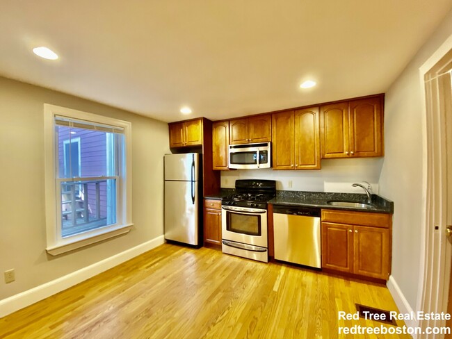 441 Franklin St, Unit 1L