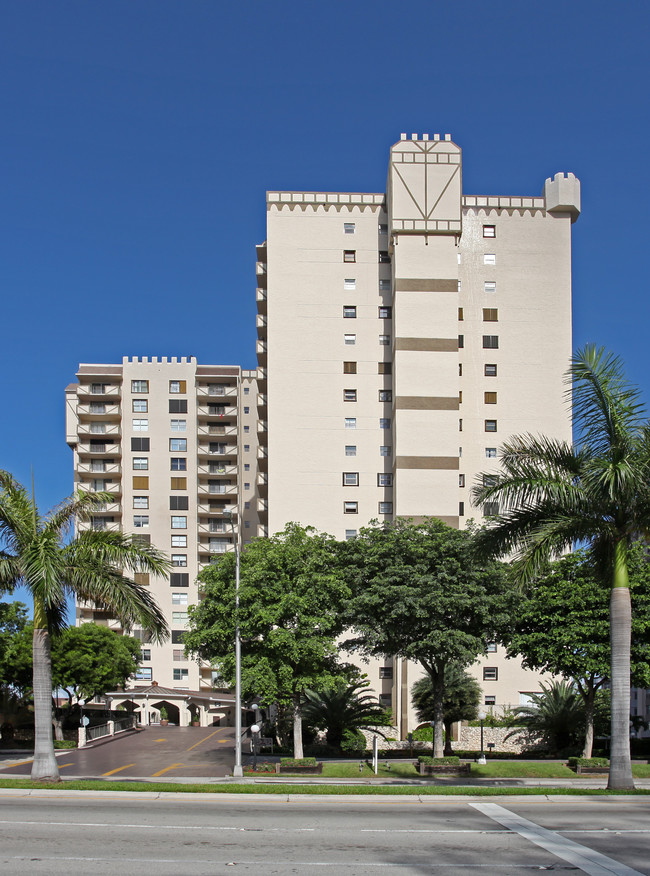 Prince George in Hallandale Beach, FL - Building Photo - Building Photo