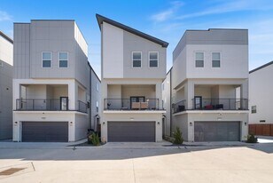 1102 Paul Quinn St in Houston, TX - Building Photo