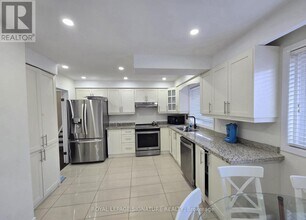 23 Benrubin Dr in Toronto, ON - Building Photo - Building Photo