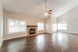 15614 4 Season Dr in Houston, TX - Building Photo - Building Photo