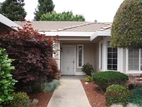 1335 Meadowlark Way in Yuba City, CA - Building Photo - Building Photo