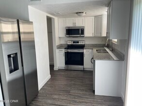 2712 E 17th St in Panama City, FL - Building Photo - Building Photo