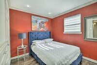 2211 Blodgett St photo'