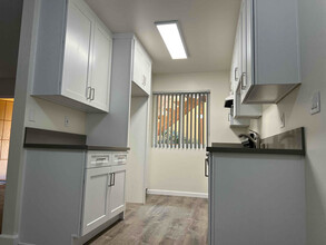 5430 Corteen Pl in Los Angeles, CA - Building Photo - Building Photo
