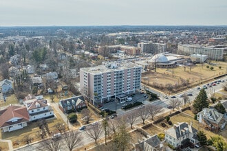 Strathmore Tower in Baltimore, MD - Building Photo - Building Photo