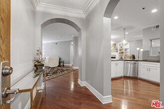 850 Croft Ave in Los Angeles, CA - Building Photo - Building Photo