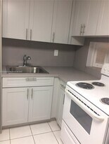 2859 Leonard Dr, Unit 610 in Aventura, FL - Building Photo