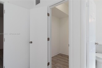 8430 Harding Ave in Miami Beach, FL - Building Photo - Building Photo