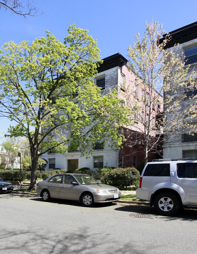 2831 28th St NW in Washington, DC - Building Photo - Building Photo