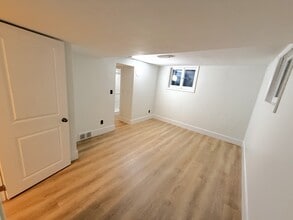 330 Willingdon Av in Kingston, ON - Building Photo - Building Photo