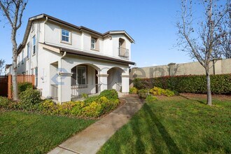 3099 Puffin Cir in Fairfield, CA - Building Photo - Building Photo