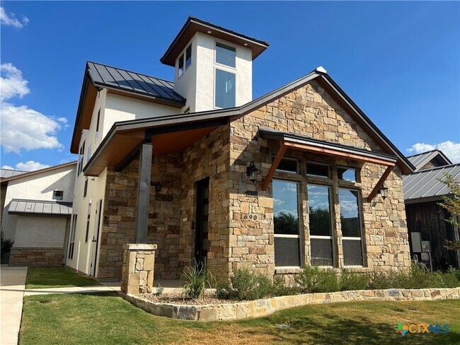 1690 Gruene Vineyard Crossing