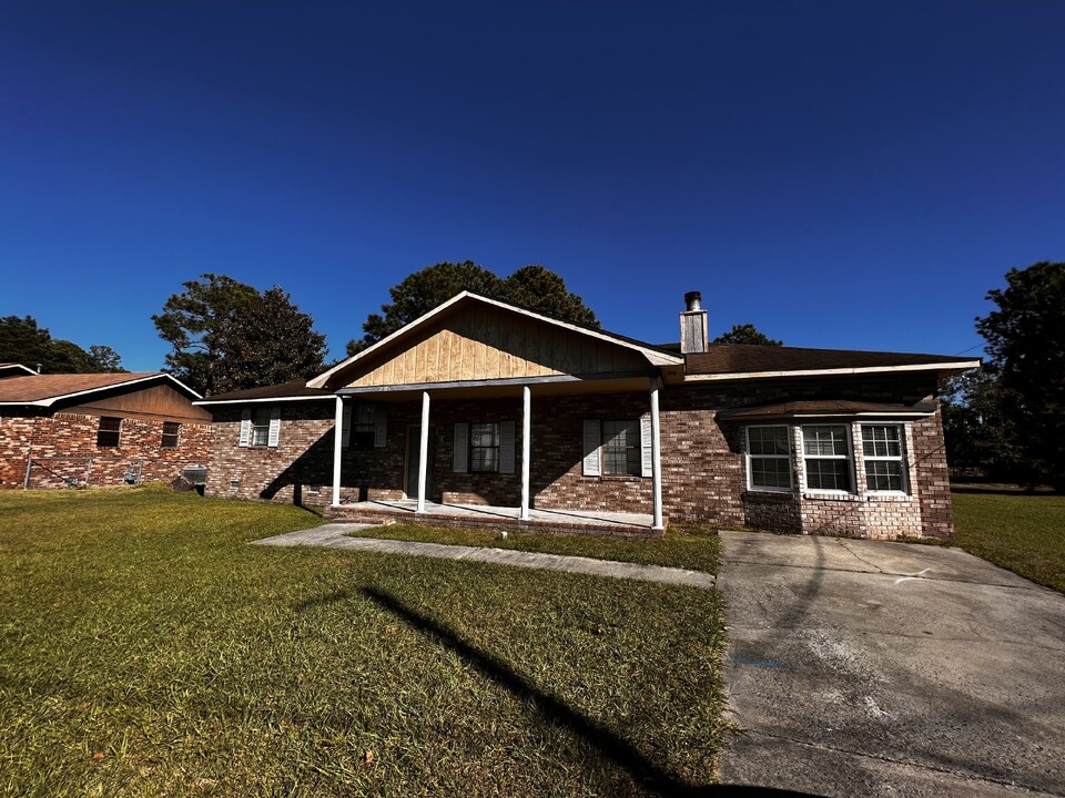 1024 Bacon Rd in Hinesville, GA - Building Photo