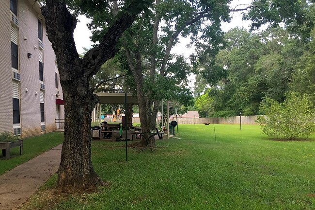 property at 122 Kickapoo St