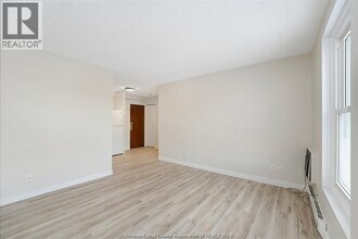 6255 Thornberry Crescent in Windsor, ON - Building Photo - Building Photo