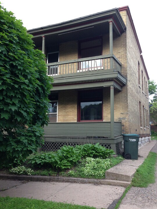 216 Ann St, Unit 1 in St. Paul, MN - Building Photo