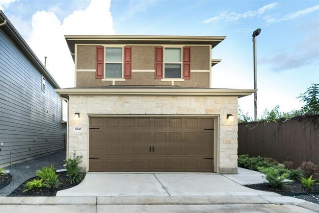 property at 1842 Commons Hill Ln